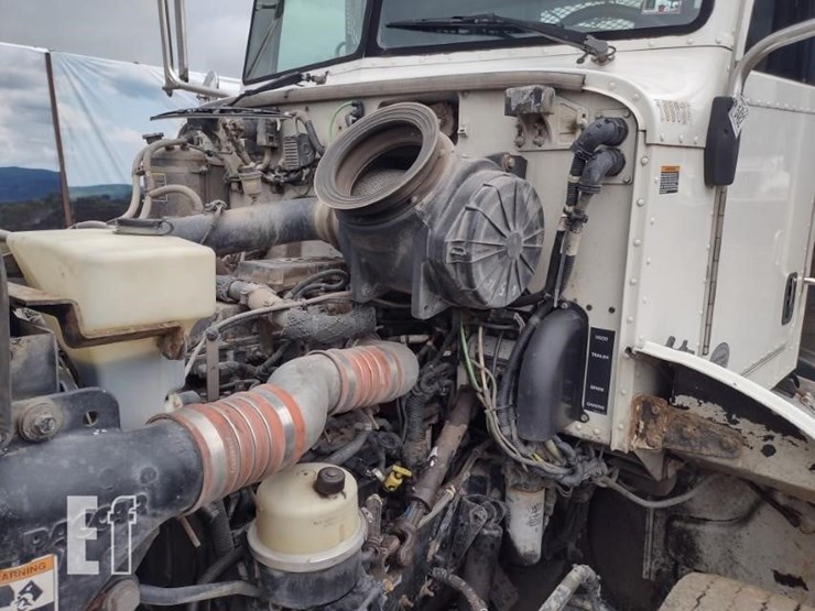 2013-peterbilt-337-image-22