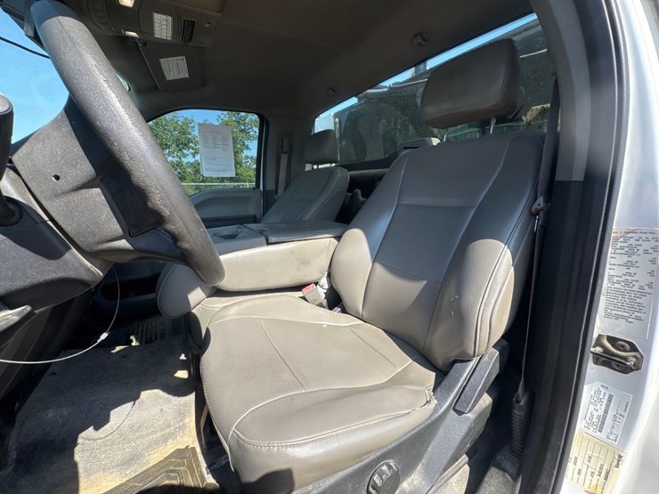2019-ford-f550-xl-image-40