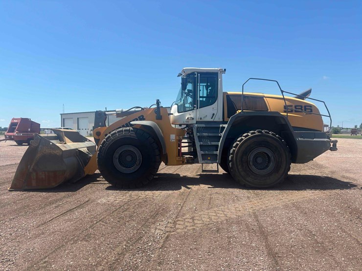 2017-liebherr-l586-image-7