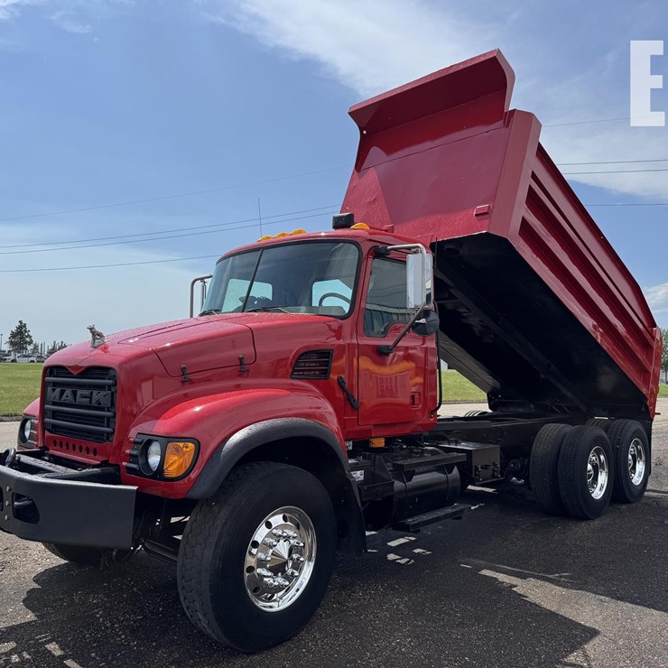 2004 MACK GRANITE CV713
