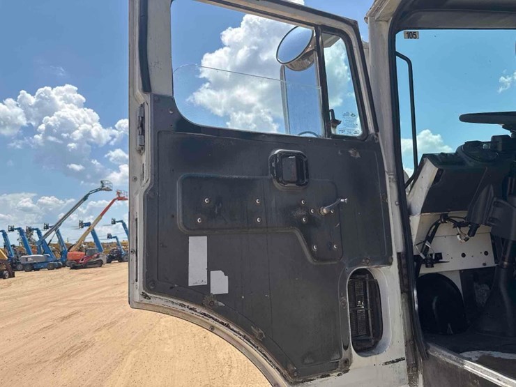2010-mack-mru613-image-24