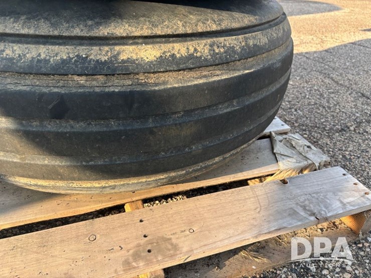 implement-tire-(dr11907)-image-8