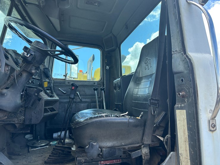 1999-mack-rd688s-image-69