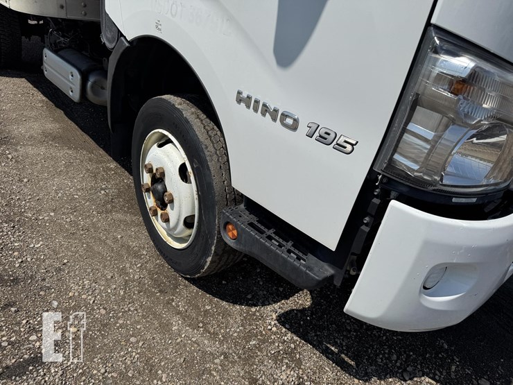 2018-hino-195-image-17