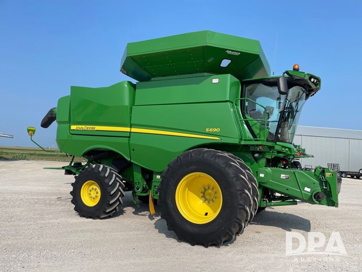 2016-john-deere-s690-image-3
