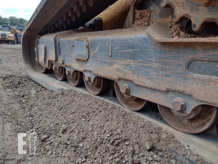 2020-deere-331g-image-28