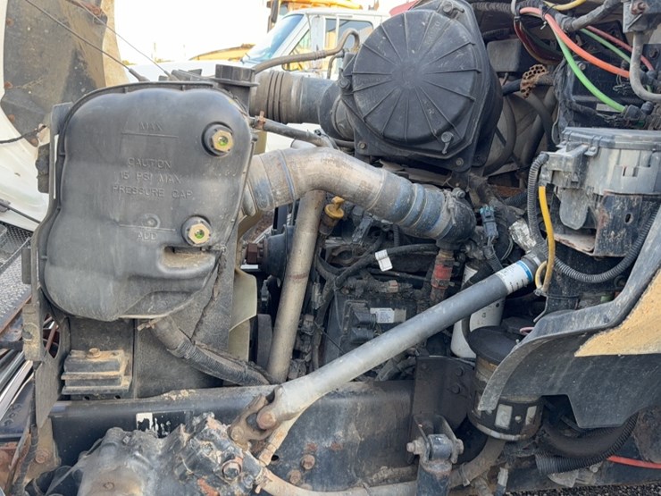 2005-ford-f750-image-25