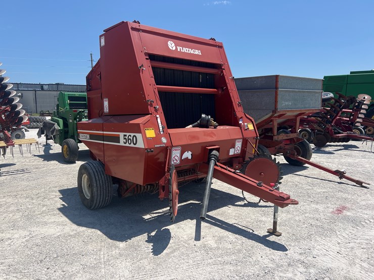 hesston-560-image-8