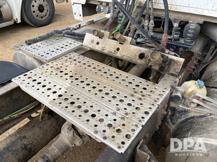 2006-sterling-day-cab-truck-(jn2505)-image-34