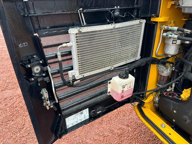 2018-caterpillar-272d2-image-24