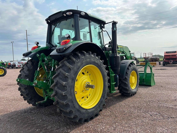 2023-john-deere-6155m-image-3