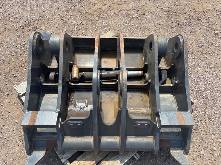 2022-werk-brau-wheel-loader-quick-attach-image-5