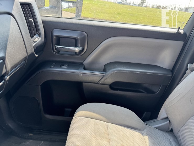 2015-chevrolet-3500hd-image-16