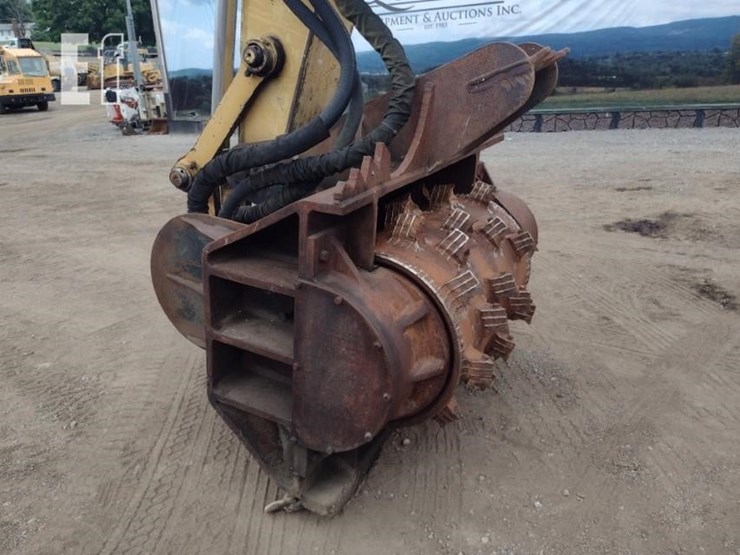 caterpillar-322l-image-16