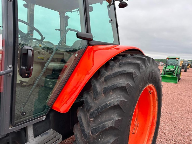 2013-kubota-m126x-image-13