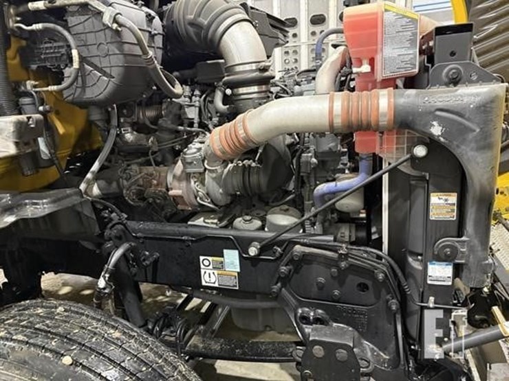 2022-kenworth-t680-image-39