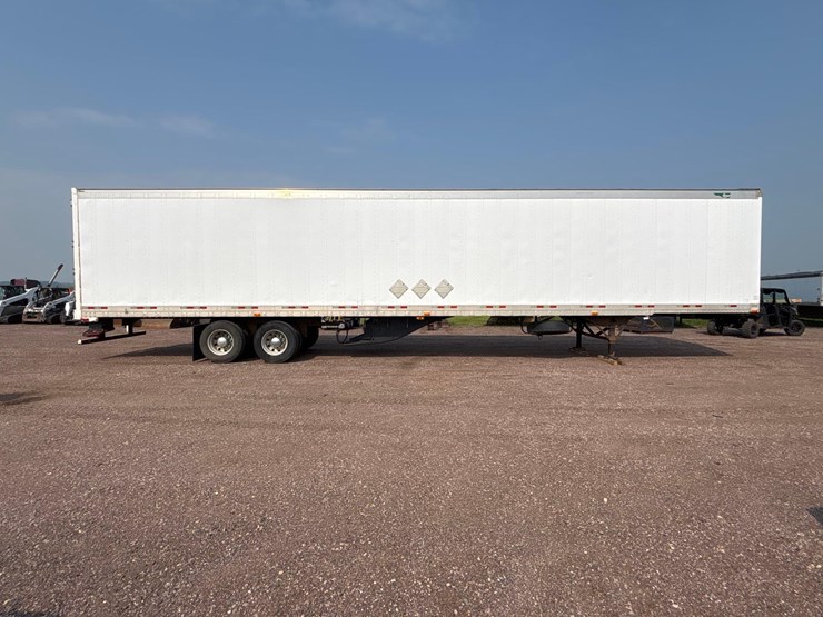 2011-great-dane-53'-x-102"-image-5