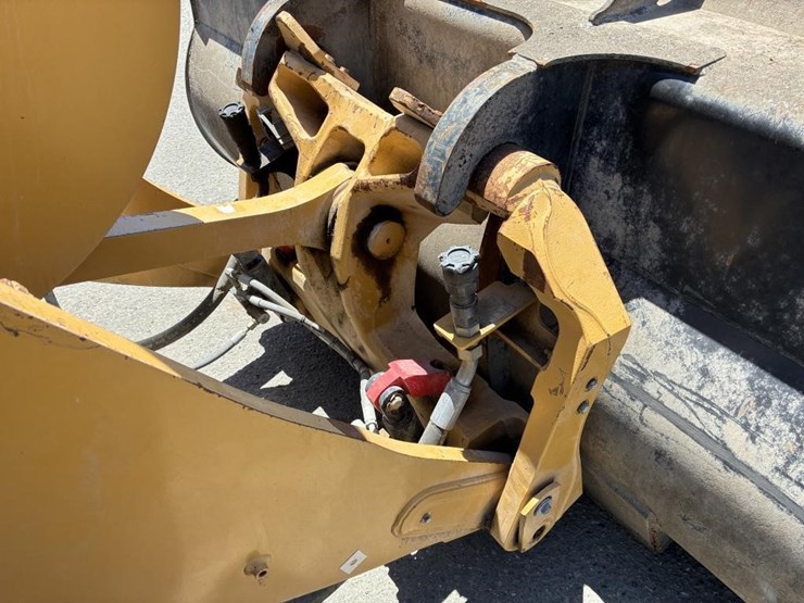2022-caterpillar-930m-image-7