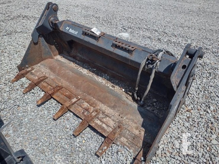 bobcat-4-in-1-bucket-image-4