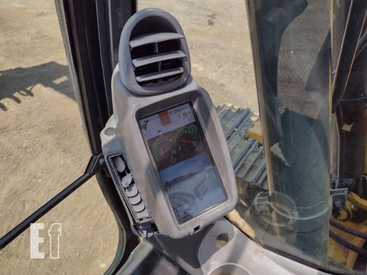 2019-deere-130g-image-8