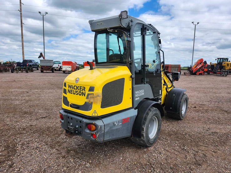 2016-wacker-neuson-wl32-image-3