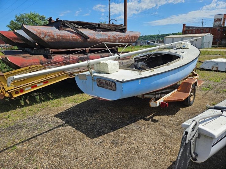 #2534-•-o-day-rhodes-19'-sail-boat-with-trailer-image-4