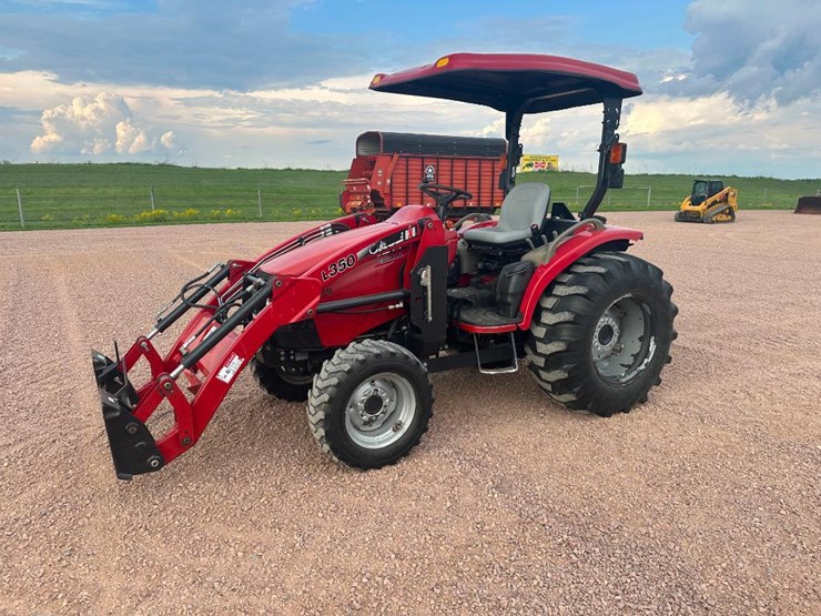2011-case-ih-farmall-40-image-1