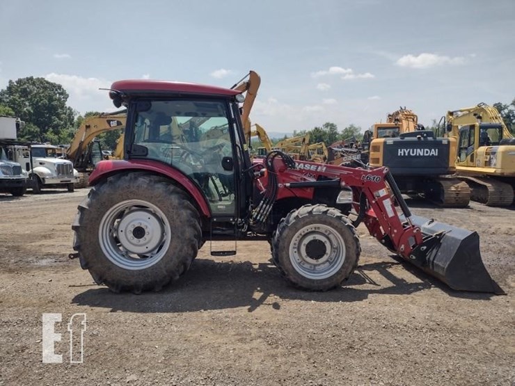 2022-case-ih-farmall-75a-image-3
