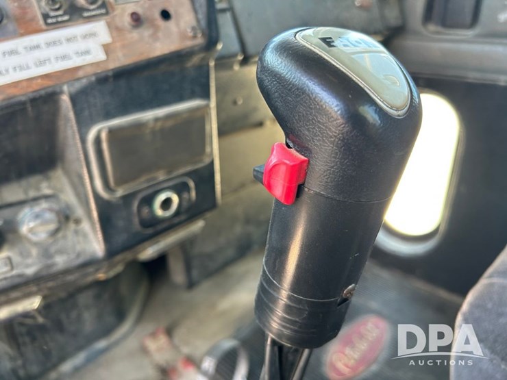 1998-peterbilt-378-image-49