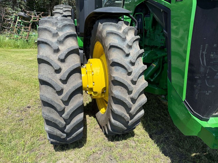 2021-john-deere-8r-340-image-32