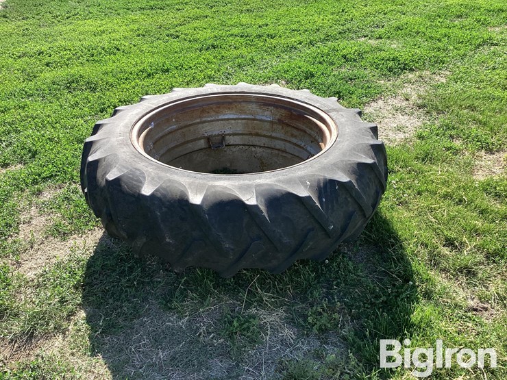 bfgoodrich-15.5-38-tire-&-wheel-image-5