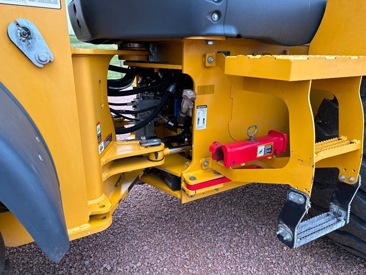 2018-deere-524kii-image-53