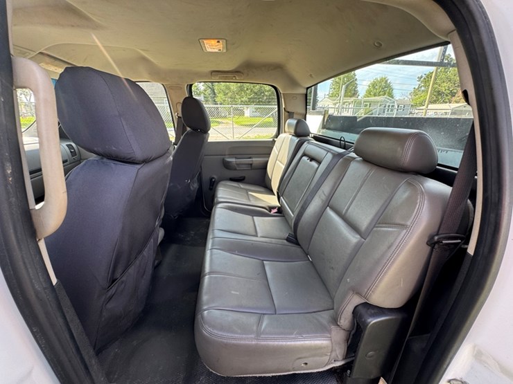 2011-chevrolet-silverado-2500-image-6