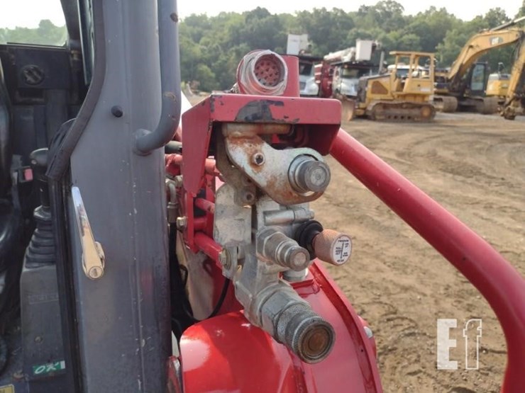 2018-takeuchi-tl8-image-15