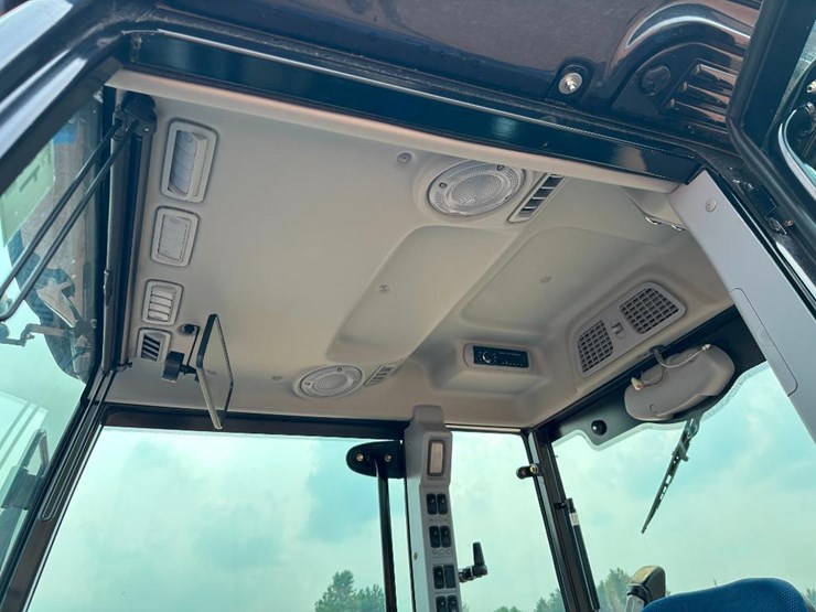 2020-new-holland-boomer-40-image-38