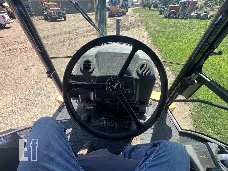 2013-deere-410k-image-17