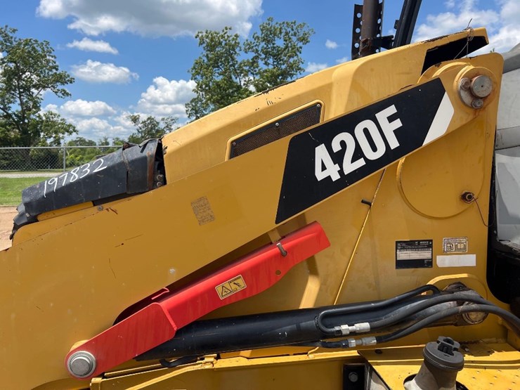 2013-caterpillar-420f-image-17
