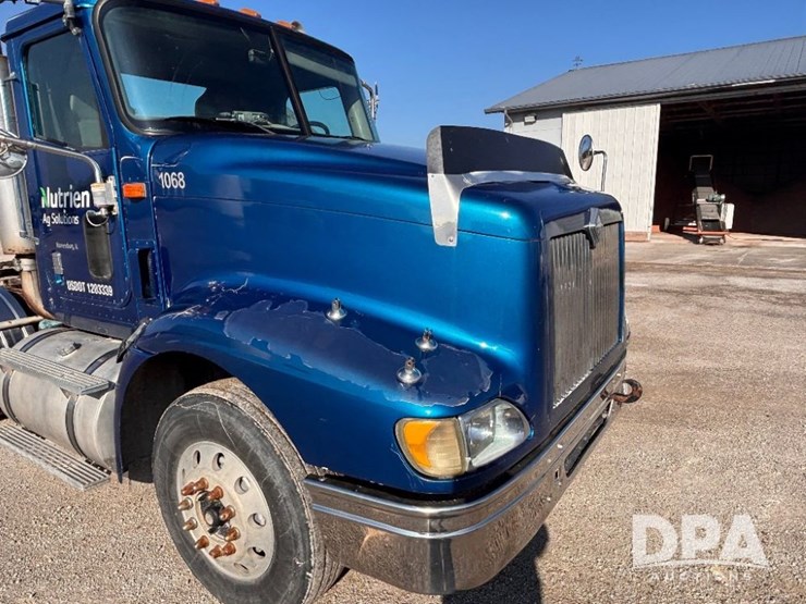 2002-ihc-9400i-day-cab-truck-(gp10940,-unit-109996)-image-52