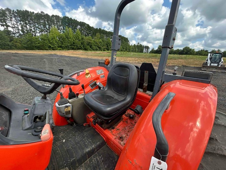 2007-kubota-m5040f-image-21