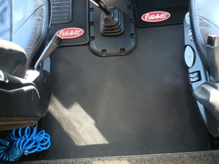 2020-peterbilt-567-image-20