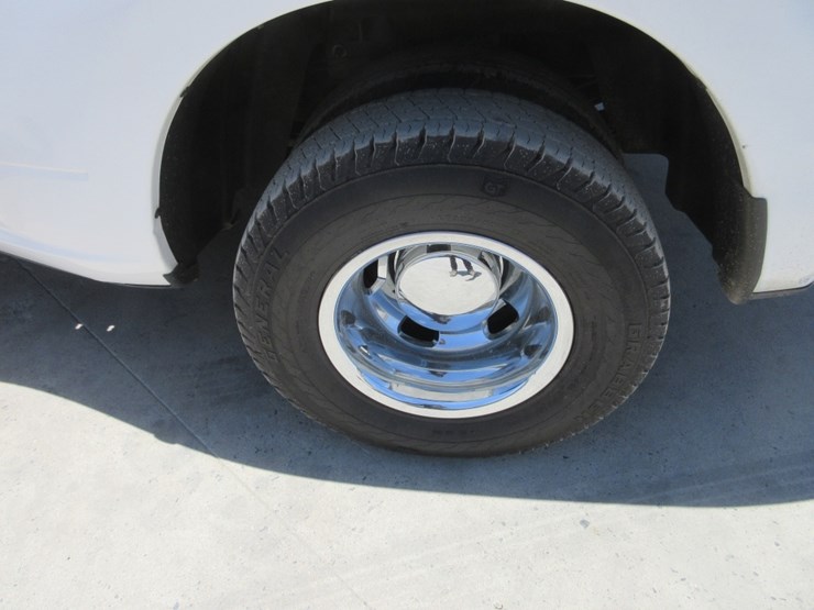 2011-dodge-ram-3500hd-image-21