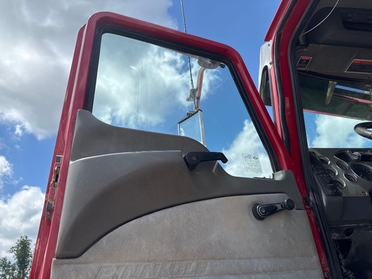 2012-mack-ch613-image-25