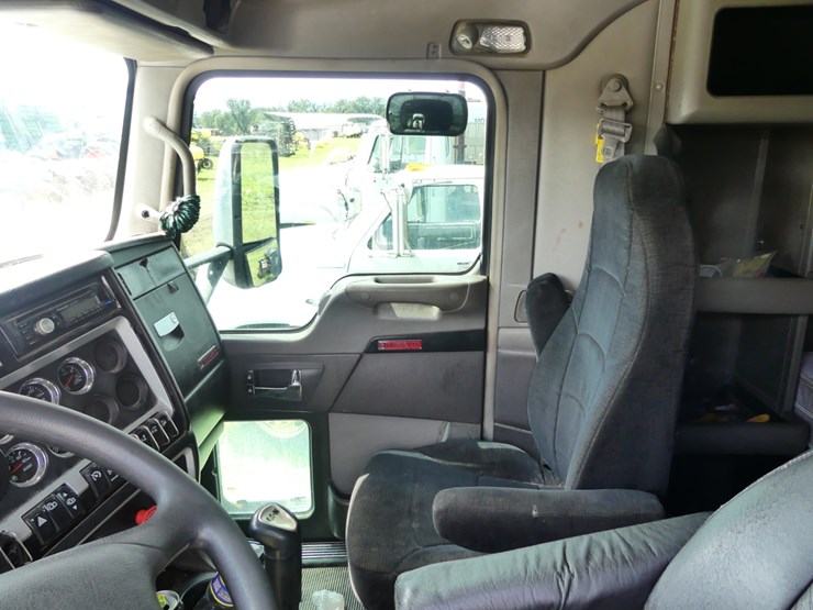 2012-kenworth-t660-image-14