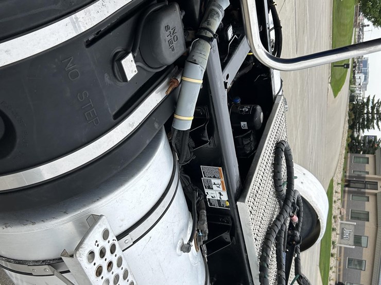 2019-kenworth-t800-image-10