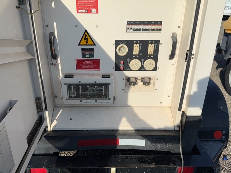 #2093-•-2005-123-30kw-towable-generator-image-11