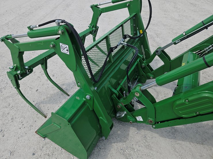 2022-john-deere-6140m-image-5
