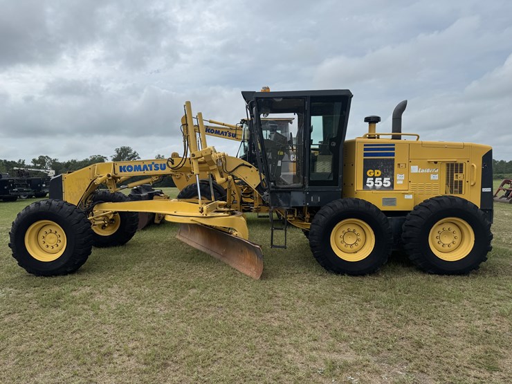komatsu-gd555-image-8