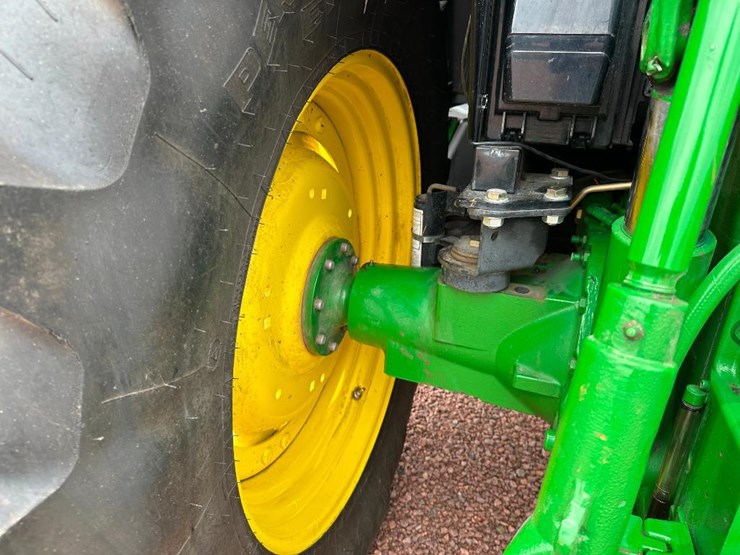 2014-john-deere-6115m-image-48