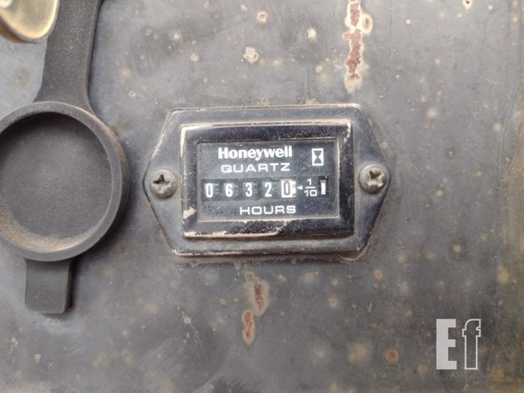 2015-morooka-mst800vd-image-6
