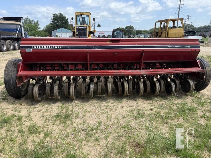 case-ih-5100-image-6